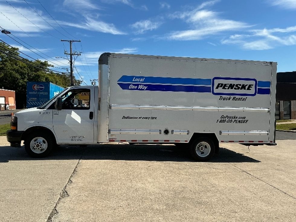 Light Duty Box Truck-Light and Medium Duty Trucks-GMC-2022-Savana G33903-Chicopee-MA-79,471\n\t\tmiles-$ 35,000 - Image 4