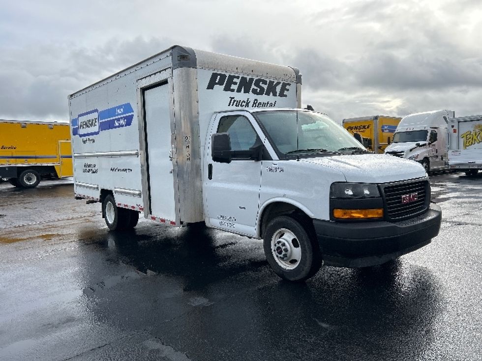 Light Duty Box Truck-Light and Medium Duty Trucks-GMC-2022-Savana G33903-Chino-CA-22,350\n\t\tmiles-$ 48,250 - Image 1
