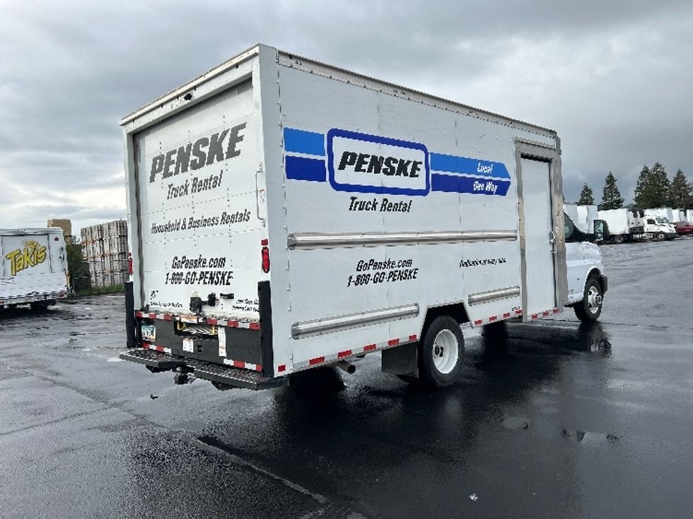 Light Duty Box Truck-Light and Medium Duty Trucks-GMC-2022-Savana G33903-Chino-CA-22,350\n\t\tmiles-$ 48,250 - Image 13