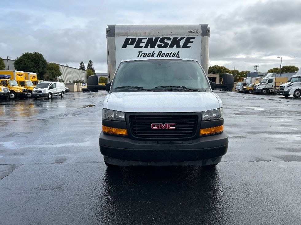 Light Duty Box Truck-Light and Medium Duty Trucks-GMC-2022-Savana G33903-Chino-CA-22,350\n\t\tmiles-$ 48,250 - Image 2