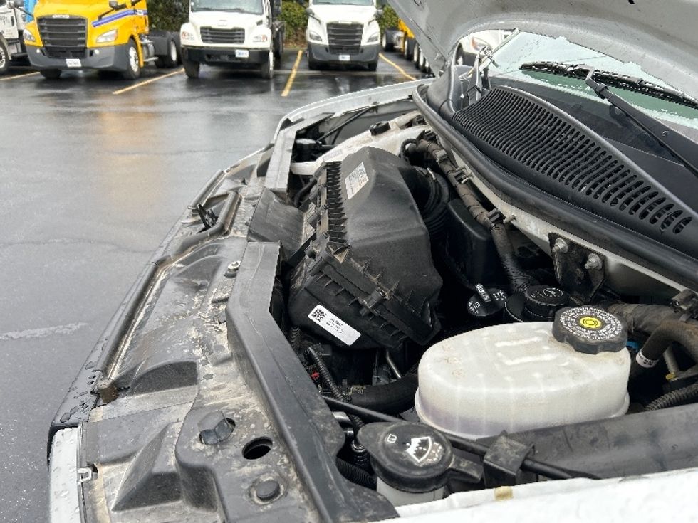 Light Duty Box Truck-Light and Medium Duty Trucks-GMC-2022-Savana G33903-Chino-CA-22,350\n\t\tmiles-$ 48,250 - Image 24