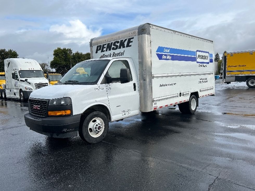 Light Duty Box Truck-Light and Medium Duty Trucks-GMC-2022-Savana G33903-Chino-CA-22,350\n\t\tmiles-$ 48,250 - Image 3