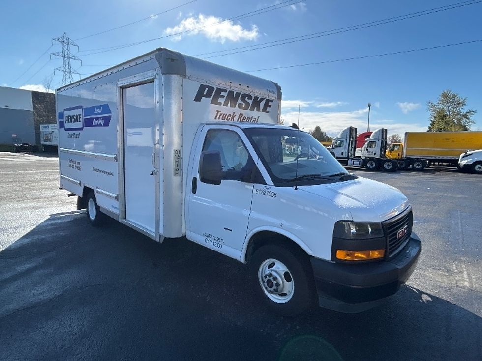 Light Duty Box Truck-Light and Medium Duty Trucks-GMC-2022-Savana G33903-Clackamas-OR-34,042\n\t\tmiles-$ 43,750 - Image 1