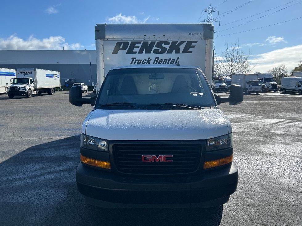 Light Duty Box Truck-Light and Medium Duty Trucks-GMC-2022-Savana G33903-Clackamas-OR-34,042\n\t\tmiles-$ 43,750 - Image 2