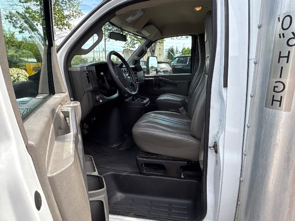 Light Duty Box Truck-Light and Medium Duty Trucks-GMC-2022-Savana G33903-Clackamas-OR-36,004\n\t\tmiles-$ 41,250 - Image 15