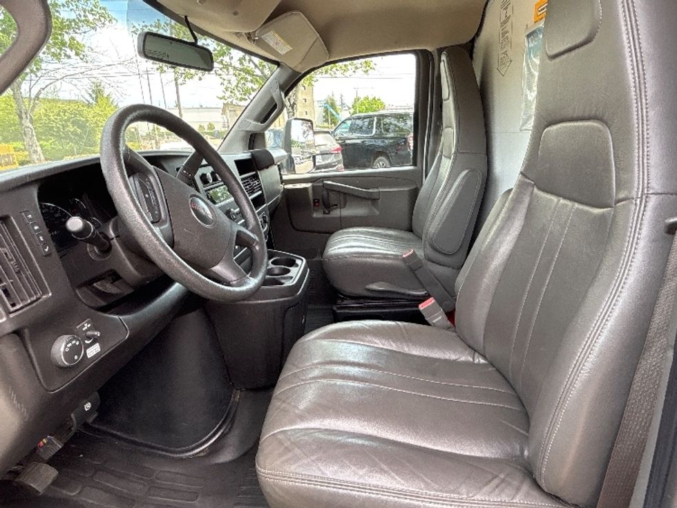 Light Duty Box Truck-Light and Medium Duty Trucks-GMC-2022-Savana G33903-Clackamas-OR-36,004\n\t\tmiles-$ 41,250 - Image 16