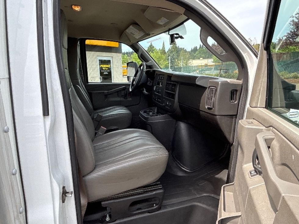 Light Duty Box Truck-Light and Medium Duty Trucks-GMC-2022-Savana G33903-Clackamas-OR-36,004\n\t\tmiles-$ 41,250 - Image 19