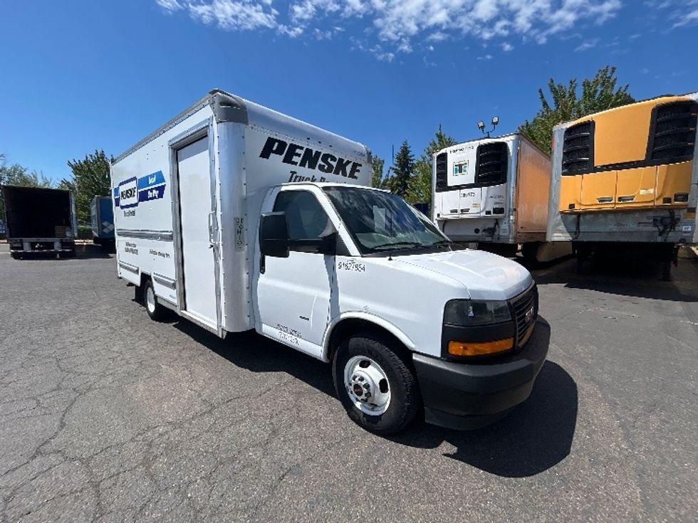 Light Duty Box Truck-Light and Medium Duty Trucks-GMC-2022-Savana G33903-Clackamas-OR-43,135\n\t\tmiles-$ 41,500 - Image 1