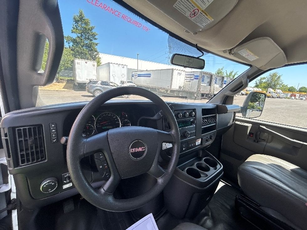 Light Duty Box Truck-Light and Medium Duty Trucks-GMC-2022-Savana G33903-Clackamas-OR-43,135\n\t\tmiles-$ 41,500 - Image 14