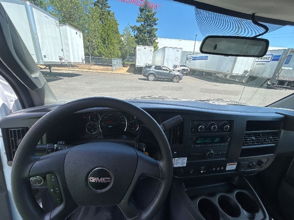 Light Duty Box Truck-Light and Medium Duty Trucks-GMC-2022-Savana G33903-Clackamas-OR-43,135\n\t\tmiles-$ 41,500 - Image 15