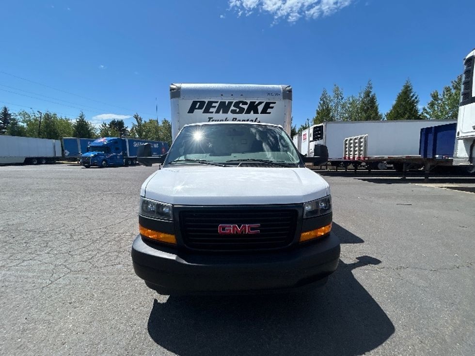 Light Duty Box Truck-Light and Medium Duty Trucks-GMC-2022-Savana G33903-Clackamas-OR-43,135\n\t\tmiles-$ 41,500 - Image 2