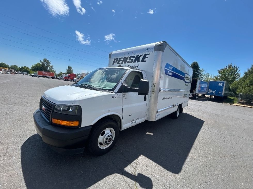 Light Duty Box Truck-Light and Medium Duty Trucks-GMC-2022-Savana G33903-Clackamas-OR-43,135\n\t\tmiles-$ 41,500 - Image 3