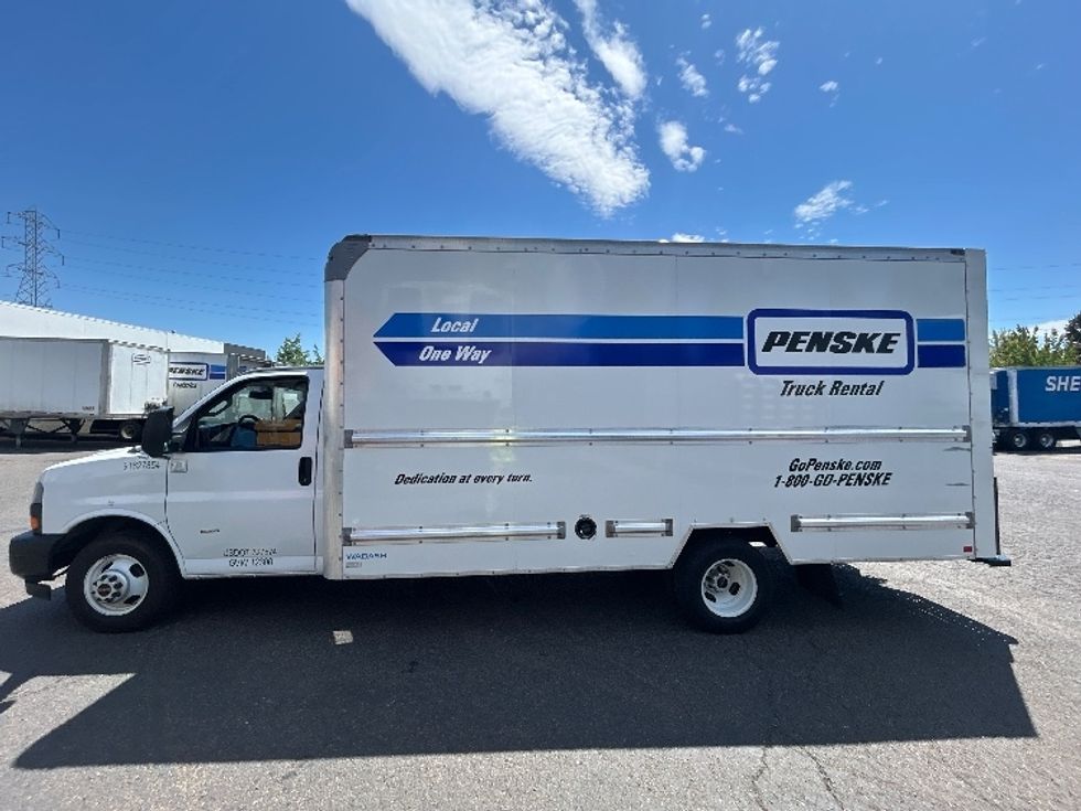 Light Duty Box Truck-Light and Medium Duty Trucks-GMC-2022-Savana G33903-Clackamas-OR-43,135\n\t\tmiles-$ 41,500 - Image 4
