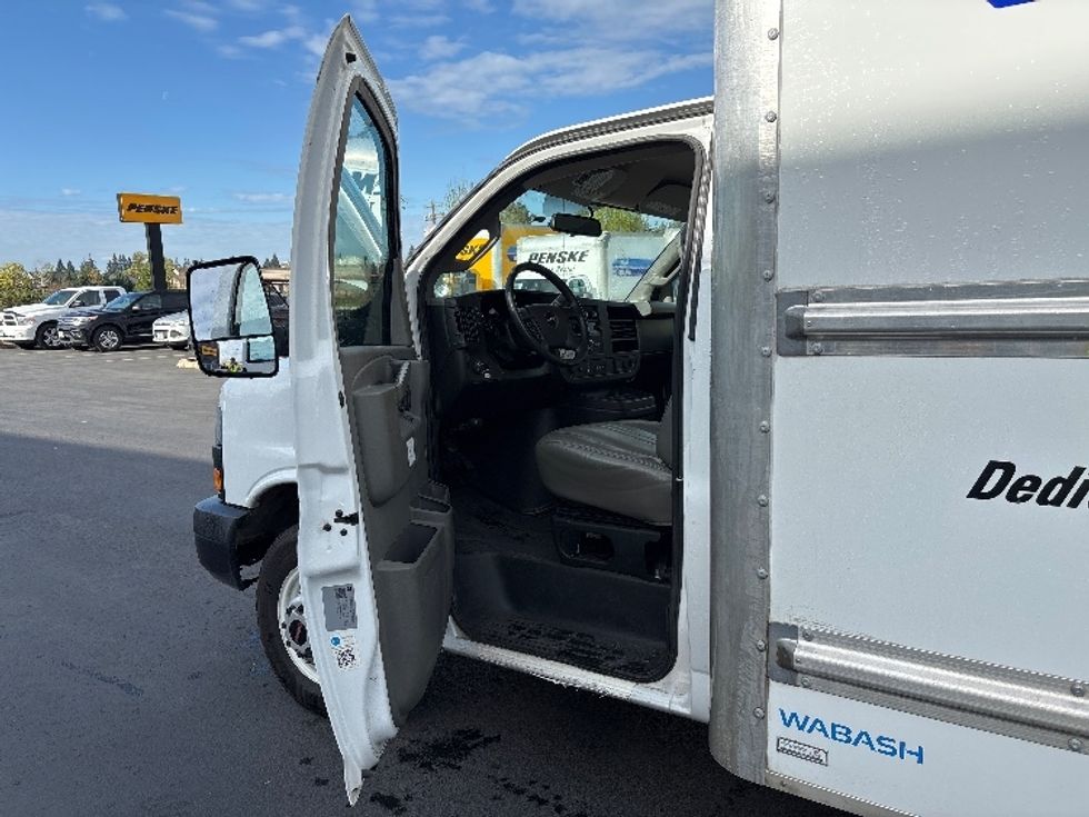 Light Duty Box Truck-Light and Medium Duty Trucks-GMC-2022-Savana G33903-Clackamas-OR-49,198\n\t\tmiles-$ 40,000 - Image 16