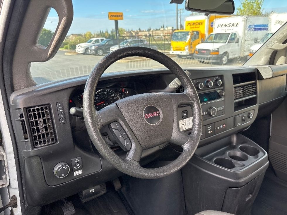 Light Duty Box Truck-Light and Medium Duty Trucks-GMC-2022-Savana G33903-Clackamas-OR-49,198\n\t\tmiles-$ 40,000 - Image 17