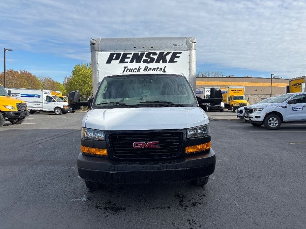 Light Duty Box Truck-Light and Medium Duty Trucks-GMC-2022-Savana G33903-Clackamas-OR-49,198\n\t\tmiles-$ 40,000 - Image 2