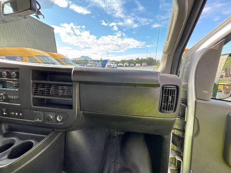 Light Duty Box Truck-Light and Medium Duty Trucks-GMC-2022-Savana G33903-Clackamas-OR-49,198\n\t\tmiles-$ 40,000 - Image 21