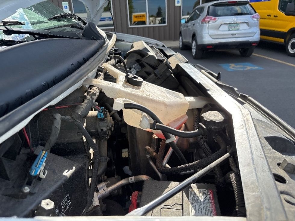 Light Duty Box Truck-Light and Medium Duty Trucks-GMC-2022-Savana G33903-Clackamas-OR-49,198\n\t\tmiles-$ 40,000 - Image 23