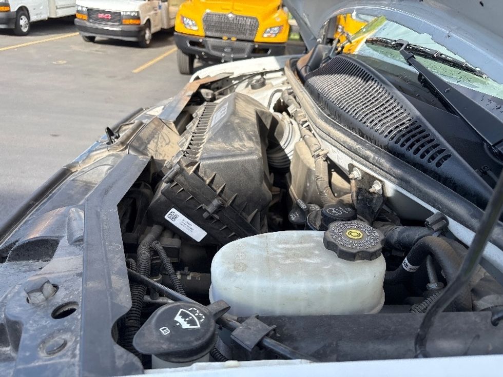 Light Duty Box Truck-Light and Medium Duty Trucks-GMC-2022-Savana G33903-Clackamas-OR-49,198\n\t\tmiles-$ 40,000 - Image 24