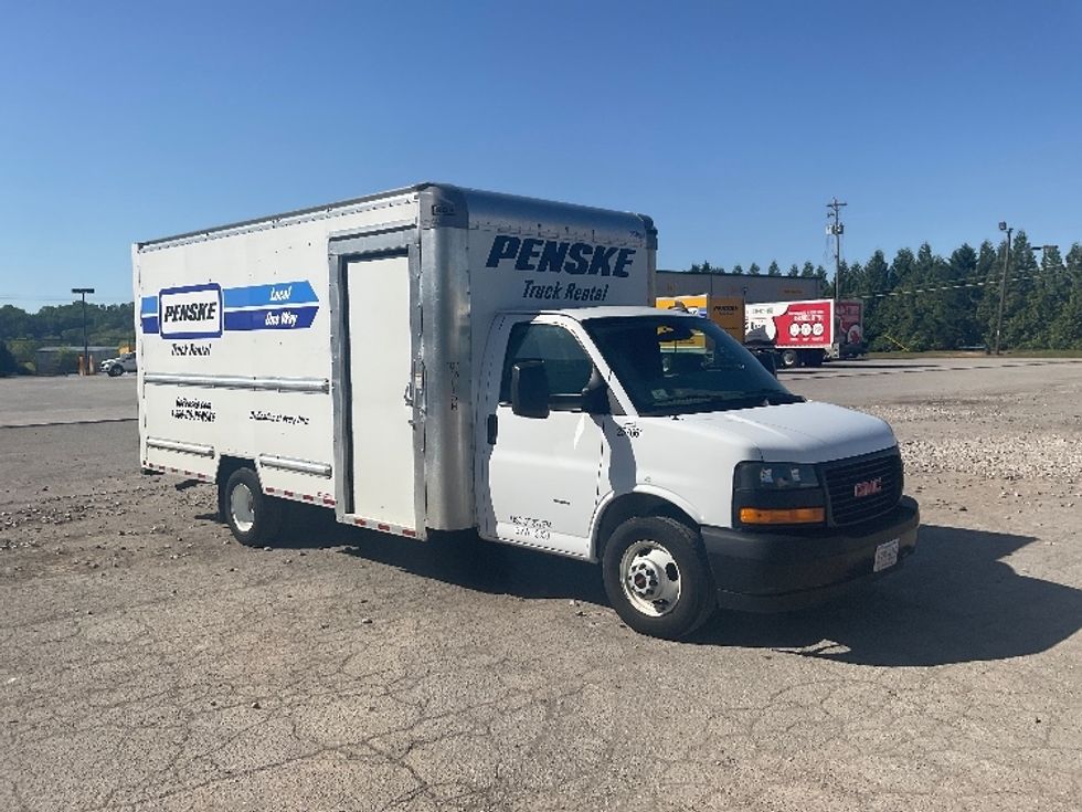 Light Duty Box Truck-Light and Medium Duty Trucks-GMC-2022-Savana G33903-Cleveland-TN-39,041\n\t\tmiles-$ 43,250 - Image 1