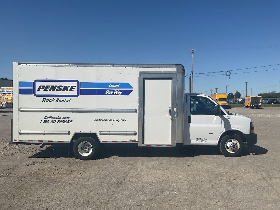 Light Duty Box Truck-Light and Medium Duty Trucks-GMC-2022-Savana G33903-Cleveland-TN-39,041\n\t\tmiles-$ 43,250 - Image 15
