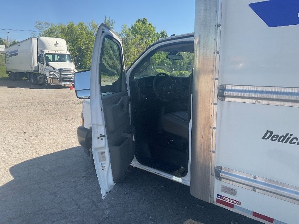 Light Duty Box Truck-Light and Medium Duty Trucks-GMC-2022-Savana G33903-Cleveland-TN-39,041\n\t\tmiles-$ 43,250 - Image 16