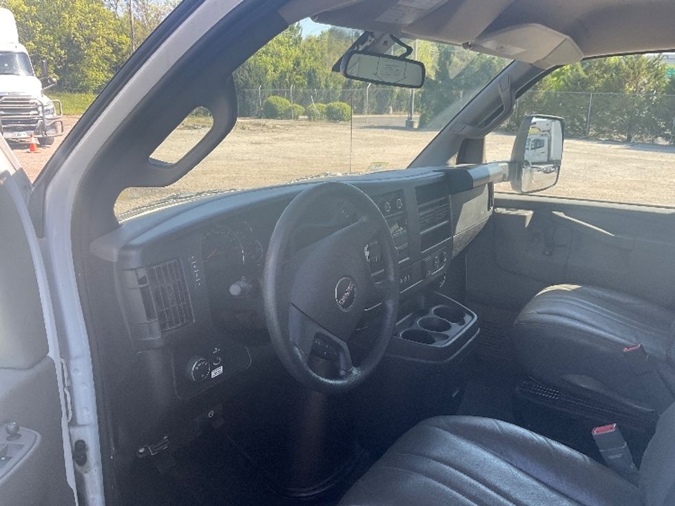 Light Duty Box Truck-Light and Medium Duty Trucks-GMC-2022-Savana G33903-Cleveland-TN-39,041\n\t\tmiles-$ 43,250 - Image 17