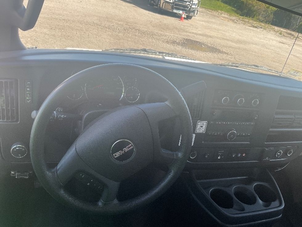 Light Duty Box Truck-Light and Medium Duty Trucks-GMC-2022-Savana G33903-Cleveland-TN-39,041\n\t\tmiles-$ 43,250 - Image 18