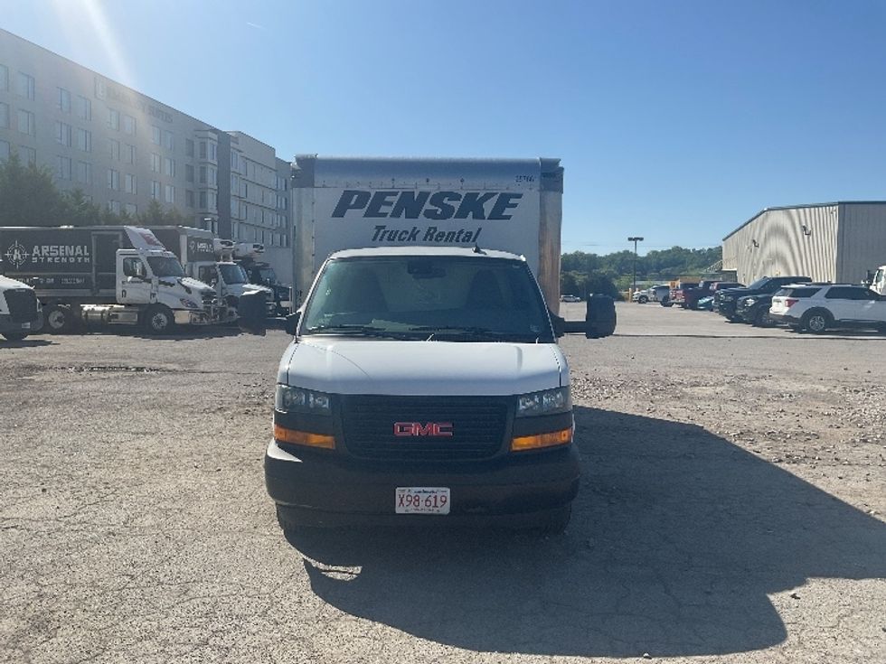 Light Duty Box Truck-Light and Medium Duty Trucks-GMC-2022-Savana G33903-Cleveland-TN-39,041\n\t\tmiles-$ 43,250 - Image 2