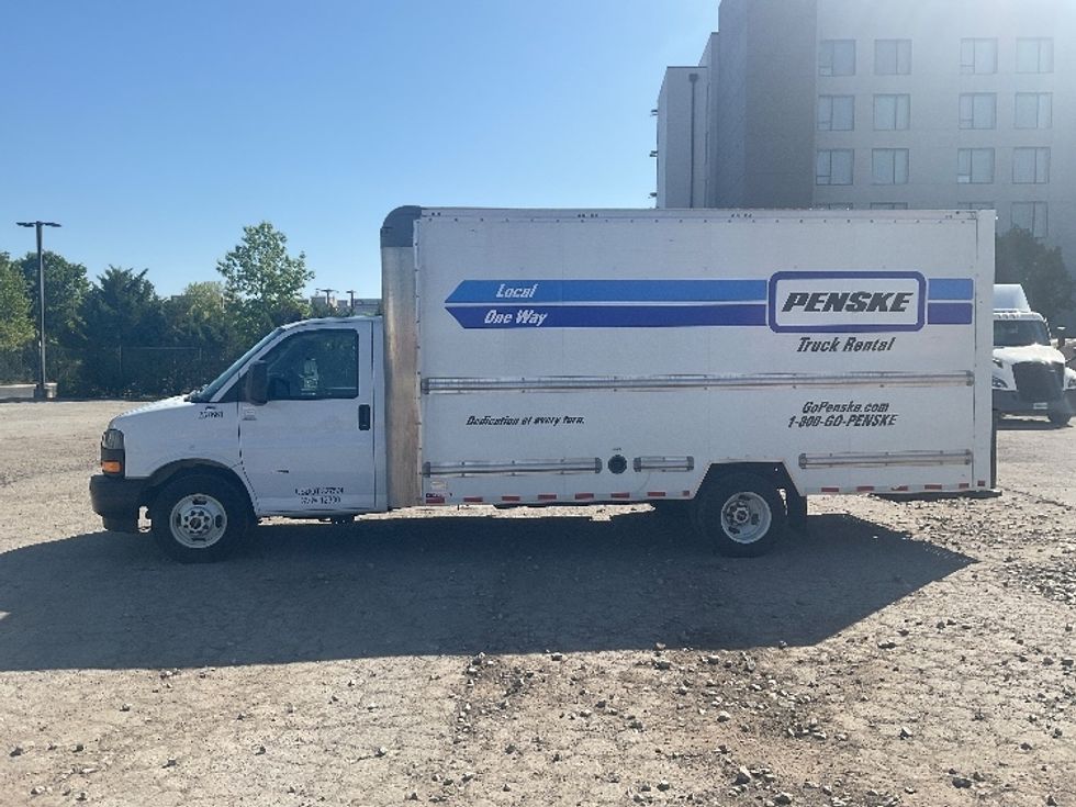 Light Duty Box Truck-Light and Medium Duty Trucks-GMC-2022-Savana G33903-Cleveland-TN-39,041\n\t\tmiles-$ 43,250 - Image 4