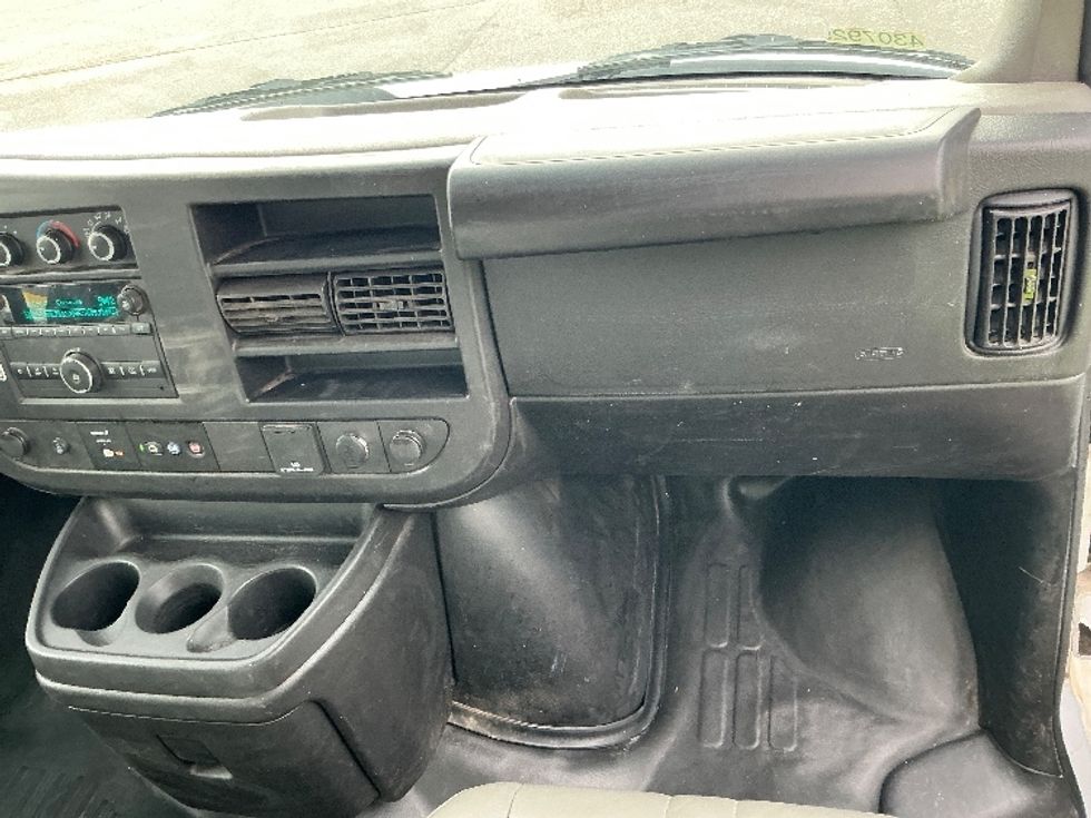 Light Duty Box Truck-Light and Medium Duty Trucks-GMC-2022-Savana G33903-Cleveland-TN-81,997\n\t\tmiles-$ 29,500 - Image 18