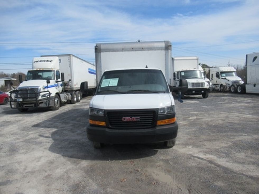 Light Duty Box Truck-Light and Medium Duty Trucks-GMC-2022-Savana G33903-Cleveland-TN-81,997\n\t\tmiles-$ 29,500 - Image 2