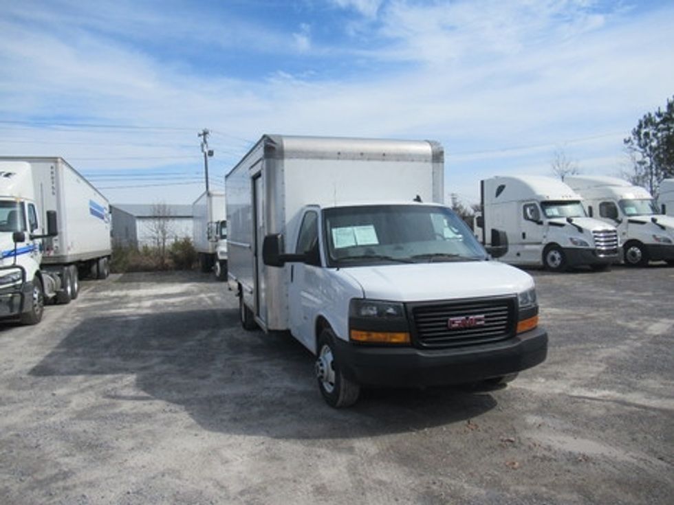 Light Duty Box Truck-Light and Medium Duty Trucks-GMC-2022-Savana G33903-Cleveland-TN-81,997\n\t\tmiles-$ 29,500 - Image 3