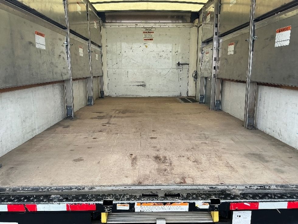 Light Duty Box Truck-Light and Medium Duty Trucks-GMC-2022-Savana G33903-Cleveland-TN-81,997\n\t\tmiles-$ 29,500 - Image 8