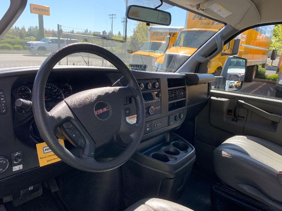 Light Duty Box Truck-Light and Medium Duty Trucks-GMC-2022-Savana G33903-Coburg-OR-35,242\n\t\tmiles-$ 46,500 - Image 17