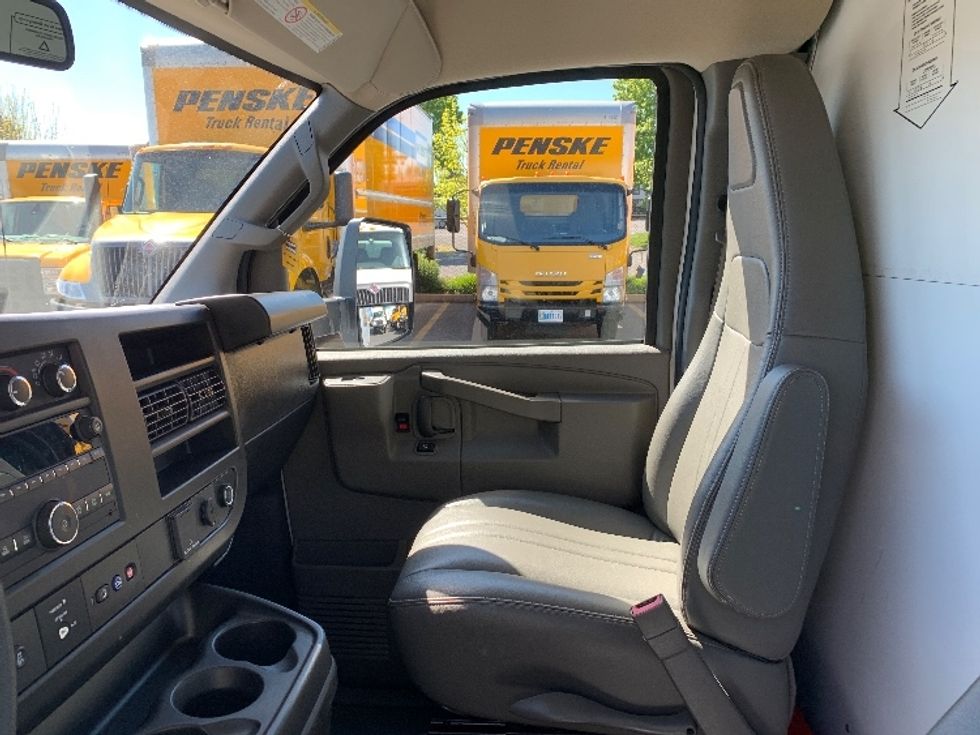 Light Duty Box Truck-Light and Medium Duty Trucks-GMC-2022-Savana G33903-Coburg-OR-35,242\n\t\tmiles-$ 46,500 - Image 19