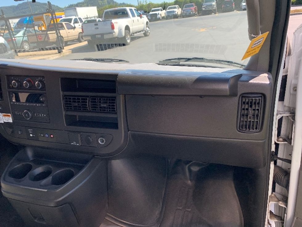 Light Duty Box Truck-Light and Medium Duty Trucks-GMC-2022-Savana G33903-Coburg-OR-35,242\n\t\tmiles-$ 46,500 - Image 21