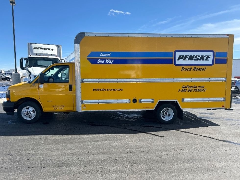 Light Duty Box Truck-Light and Medium Duty Trucks-GMC-2022-Savana G33903-Colorado Springs-CO-19,569\n\t\tmiles-$ 38,750 - Image 4