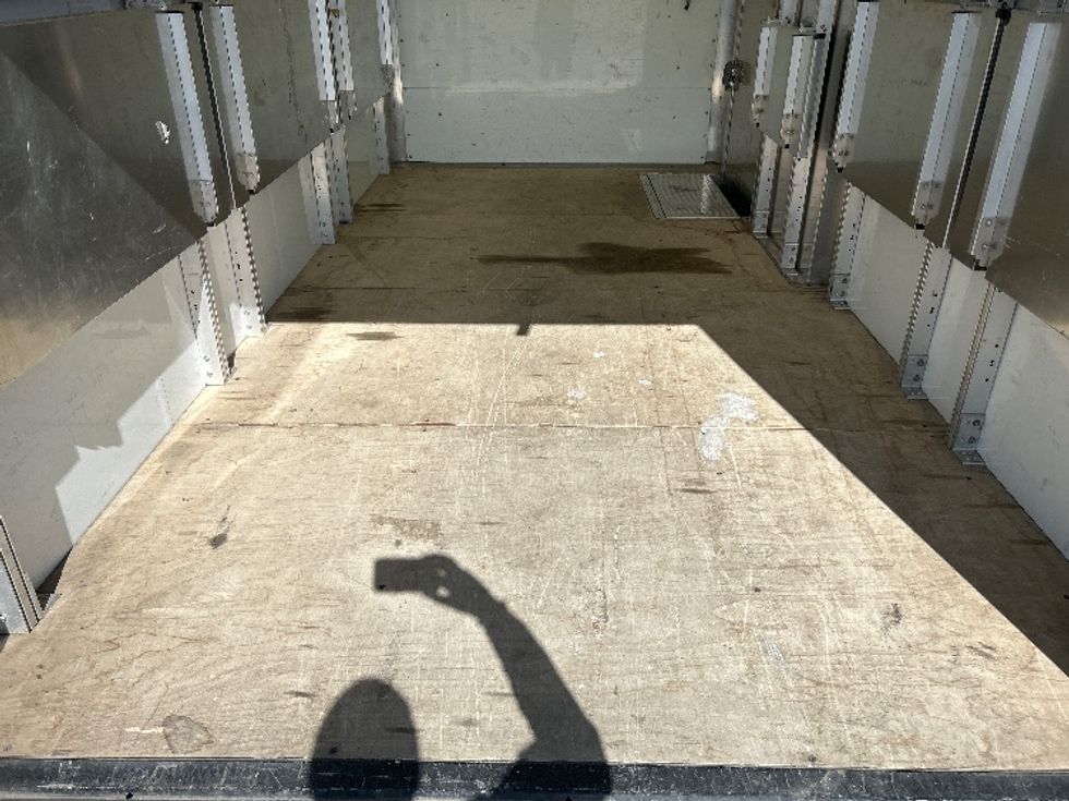 Light Duty Box Truck-Light and Medium Duty Trucks-GMC-2022-Savana G33903-Colorado Springs-CO-19,569\n\t\tmiles-$ 38,750 - Image 10