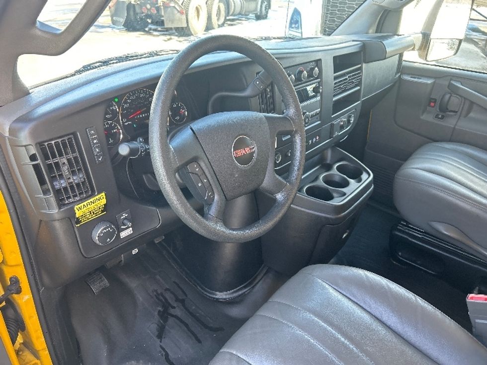 Light Duty Box Truck-Light and Medium Duty Trucks-GMC-2022-Savana G33903-Colorado Springs-CO-19,569\n\t\tmiles-$ 38,750 - Image 17