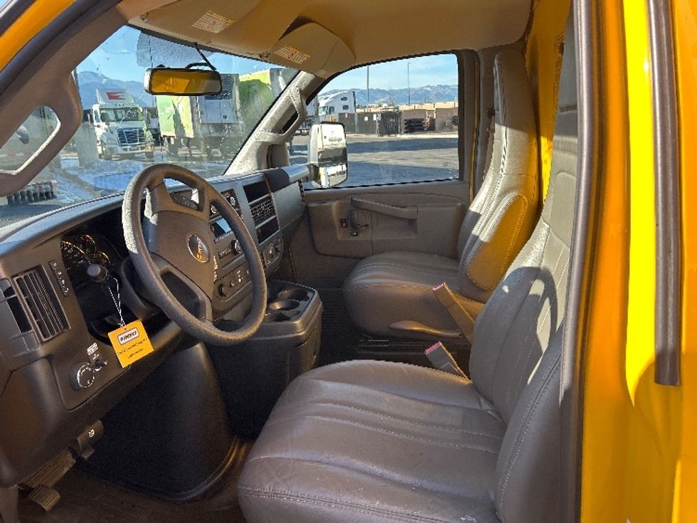 Light Duty Box Truck-Light and Medium Duty Trucks-GMC-2022-Savana G33903-Colorado Springs-CO-27,081\n\t\tmiles-$ 48,500 - Image 16