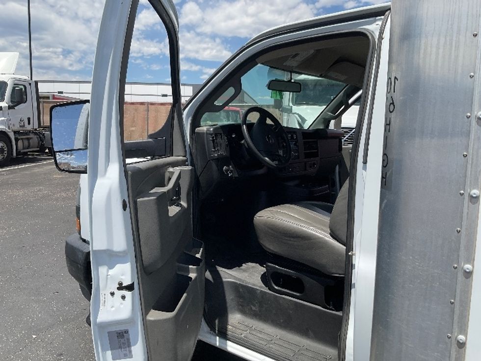Light Duty Box Truck-Light and Medium Duty Trucks-GMC-2022-Savana G33903-Colorado Springs-CO-33,570\n\t\tmiles-$ 46,500 - Image 15
