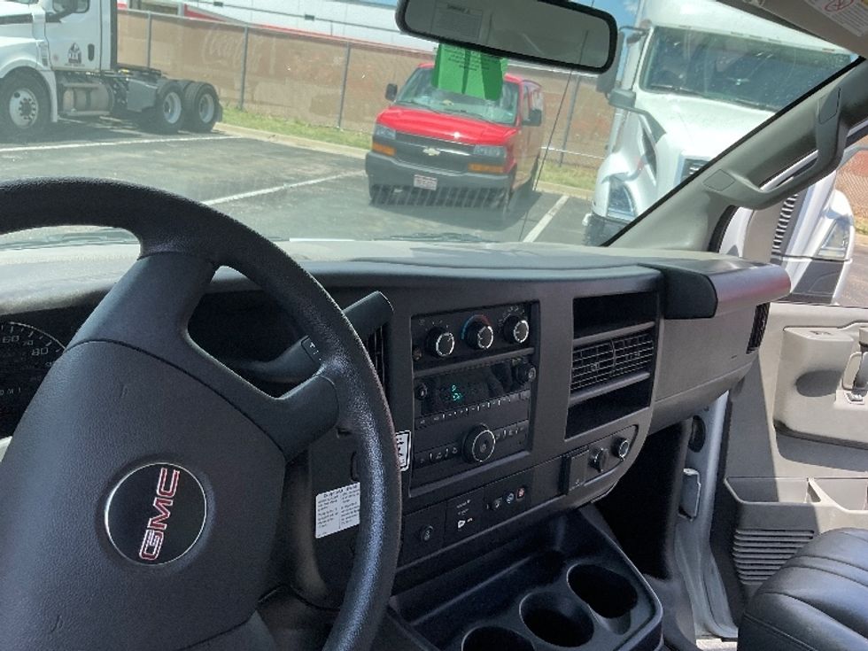 Light Duty Box Truck-Light and Medium Duty Trucks-GMC-2022-Savana G33903-Colorado Springs-CO-33,570\n\t\tmiles-$ 46,500 - Image 17