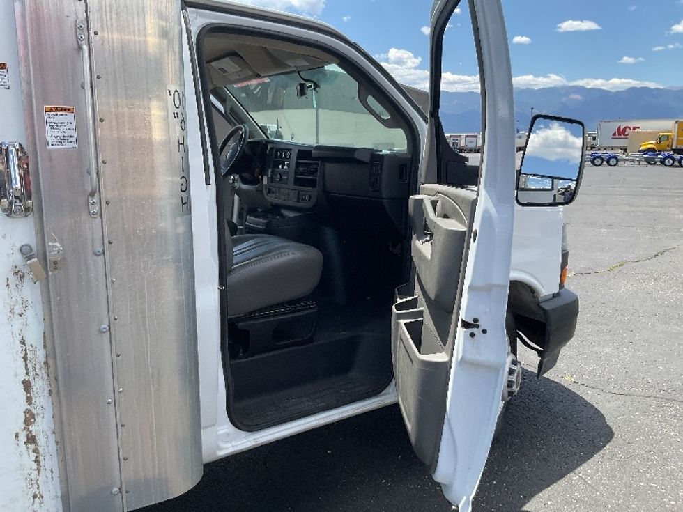 Light Duty Box Truck-Light and Medium Duty Trucks-GMC-2022-Savana G33903-Colorado Springs-CO-33,570\n\t\tmiles-$ 46,500 - Image 19