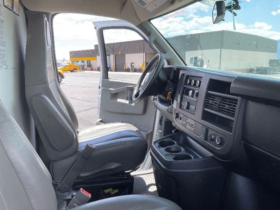 Light Duty Box Truck-Light and Medium Duty Trucks-GMC-2022-Savana G33903-Colorado Springs-CO-33,570\n\t\tmiles-$ 46,500 - Image 21