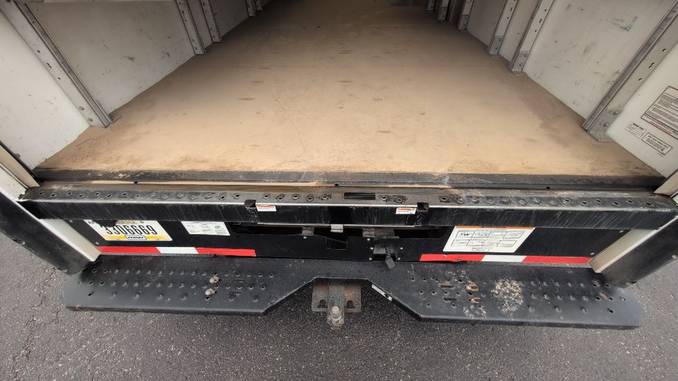 Light Duty Box Truck-Light and Medium Duty Trucks-GMC-2022-Savana G33903-Colorado Springs-CO-48,414\n\t\tmiles-$ 41,250 - Image 8