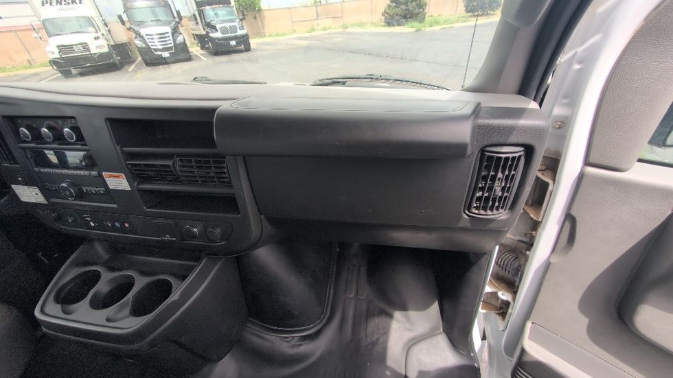 Light Duty Box Truck-Light and Medium Duty Trucks-GMC-2022-Savana G33903-Colorado Springs-CO-48,414\n\t\tmiles-$ 41,250 - Image 18