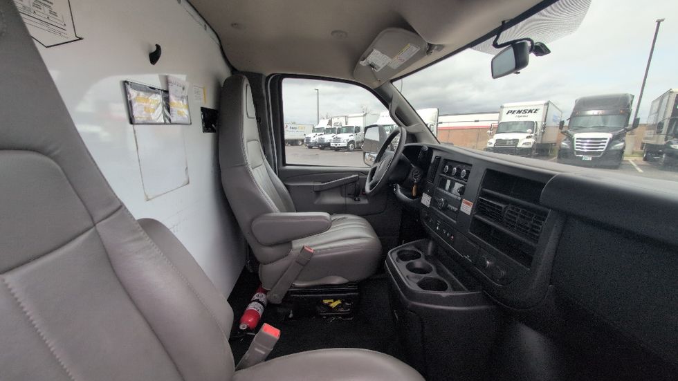 Light Duty Box Truck-Light and Medium Duty Trucks-GMC-2022-Savana G33903-Colorado Springs-CO-48,414\n\t\tmiles-$ 41,250 - Image 19