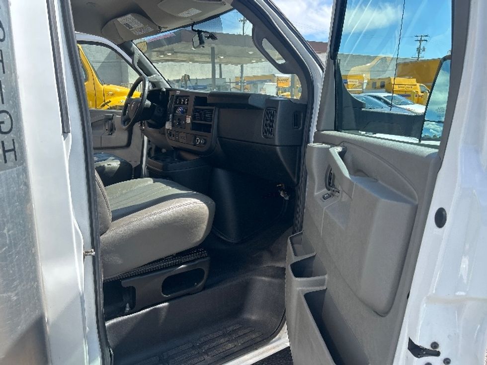 Light Duty Box Truck-Light and Medium Duty Trucks-GMC-2022-Savana G33903-Colorado Springs-CO-55,944\n\t\tmiles-$ 36,500 - Image 18