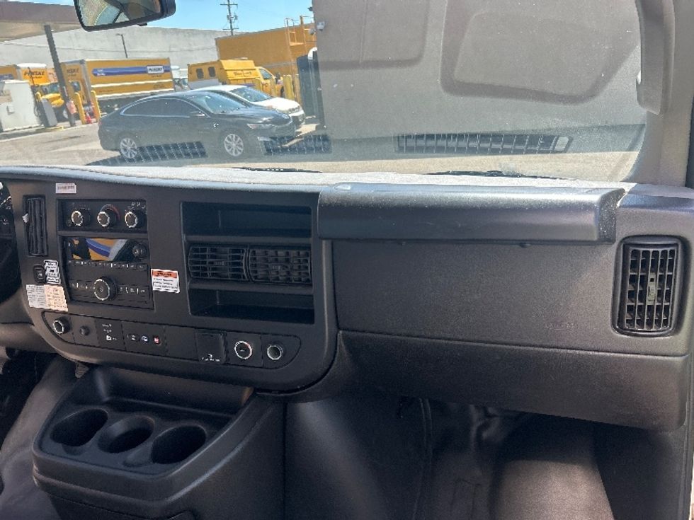 Light Duty Box Truck-Light and Medium Duty Trucks-GMC-2022-Savana G33903-Colorado Springs-CO-55,944\n\t\tmiles-$ 36,500 - Image 19